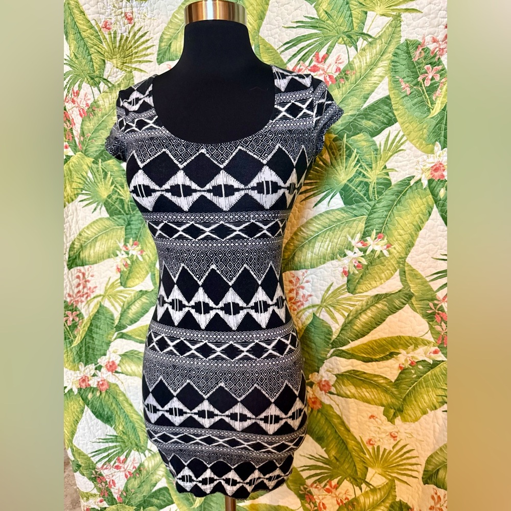 Vintage Wet Seal XS Black and White Tribal Mini Dress
